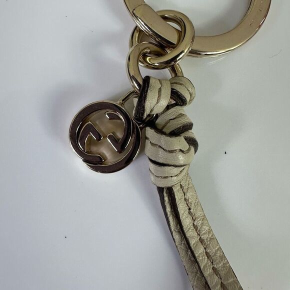 Gucci Interlocking G Leather Tassel Key Ring White Silver - Picture 2 of 8